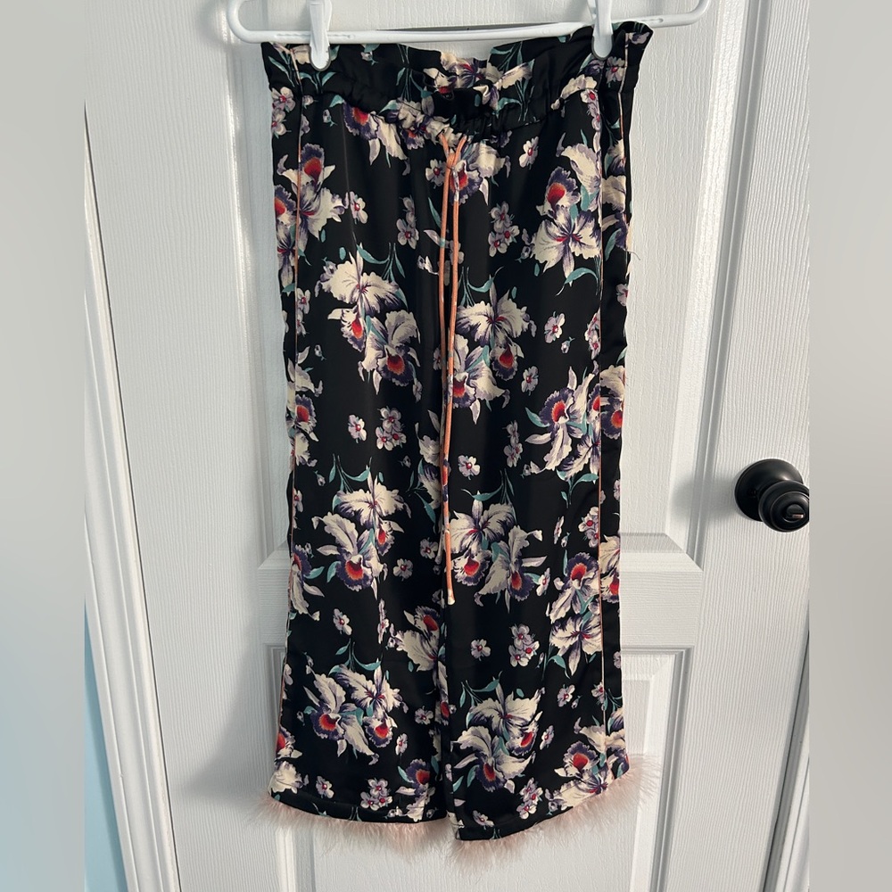 Fabulous Zara Black Floral Ankle Trousers with feathers!